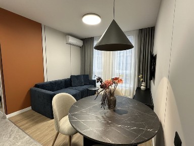 Київ, Подільський, вулиця Салютна 2