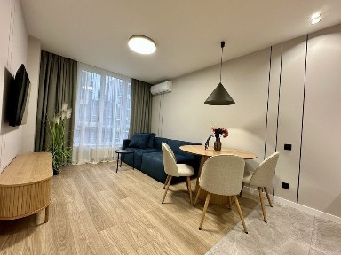 Київ, Подільський, вулиця Салютна 2