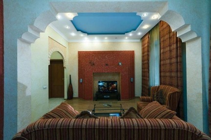 Київ, Печерський, вулиця Басейна 5а