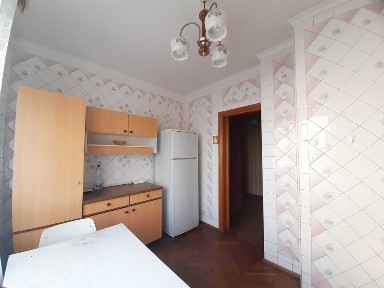 Вільна 3-х кім. кв. вул. Героїв Дніпра, 42а, метро 10 хв. пішки