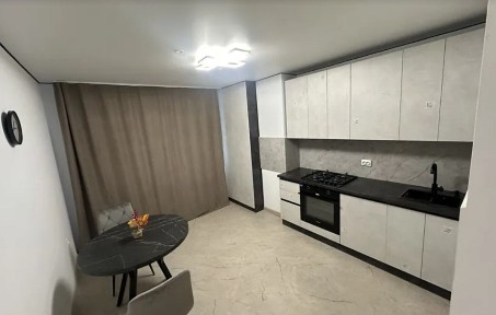 Продаж 2к квартири 74 кв. м на вул. Яреми