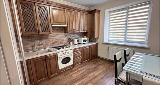 Оренда 3 км квартири поруч з парком