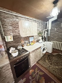 Продам 1/2 будинку в центрі м. Лозова