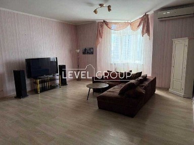 3-х кімн 132м. кв. на Печерську вул. Є. Коновальця 32-Г