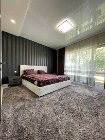 Оренда затишний та просторий котедж в Бірках