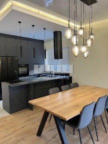 Продам будинок, Віта Поштова, 240м2, з ремонтом, ділянка 5 соток