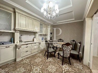 Студийная 2 к. кв., 68 м. кв. в английской классике, ЖК Остров, Рымарская