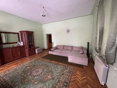 Продається квартира в центрі