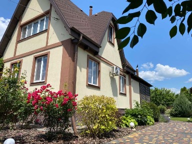 Будинок біля річки. Місце, для життя, відпочинку та відновлення.