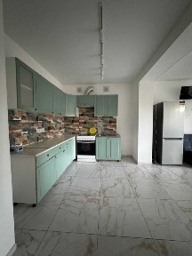 Двоповерховий котедж з ремонтом, 4-кім в ЖК 