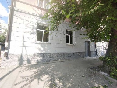 Продам приміщення 80 м2 на червоній лінії пр. Мануйловський