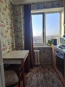 Продам 1к. кв большую малосемейку Слобожанский