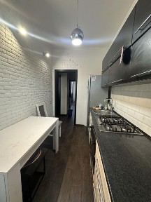 Продам 3-х кімнатну центр