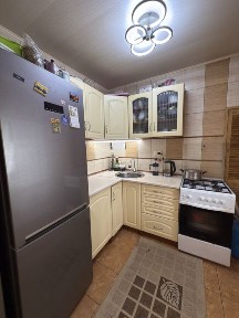 У продажу 2к квартира на лівому березі