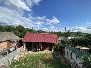 Новий будинок в центральній частині міста.