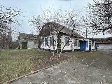 Добротний будинок для великої родини!