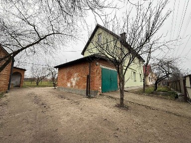 Продаж комфортного двоповерхового будинку для сімейного життя