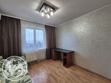 Продаю затишну 3-к квартиру покращеного планування