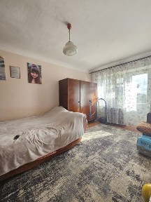 Продам 1-кімнатну квартиру вул. Веліканова (р-н університету)