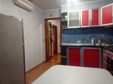 сдам в аренду трехкомнатную квартиру, ул. Тбилисская