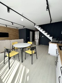 Оренда 2х рівневої квартири 97 кв. м з терасою