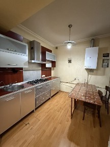 Здам 3 кім квартиру в центрі міста. Автономне опалення