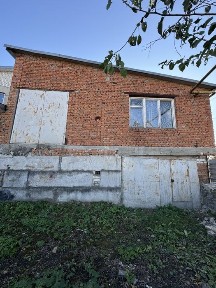 Здаються бокс, гараж та приміщення над ними