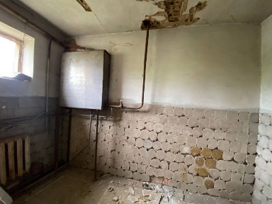 Продам гарний цегляний будинок в селі