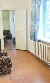 Здається півбудинка на Космосі