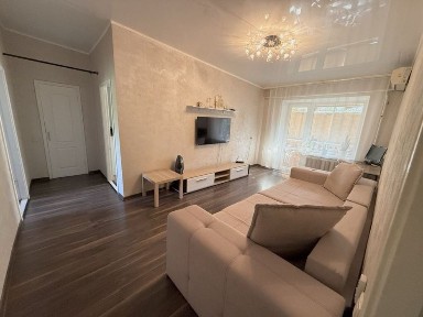 Продается большая 3-х комн. кв. в центре