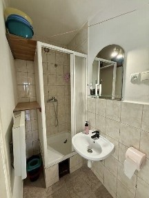 Продаж 1 кім. квартири з ремонтом.