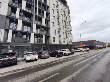 Продається комерційна нерухомість, вул. Сечені Код: 20101