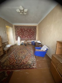 Продаю большую трехкомнатную сталинку напротив ДК!