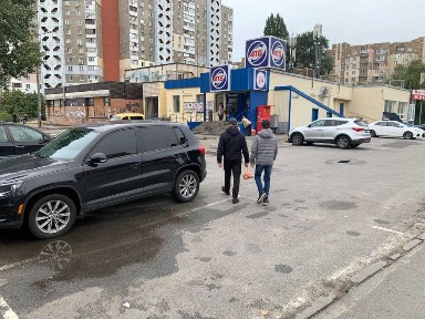 Оренда Маф вул. Анни Ахматової 17, метро Позняки (10м2)=15000