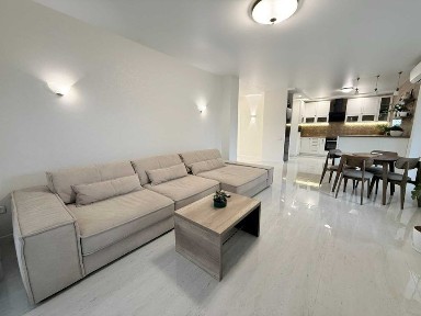 Будинок з євроремонтом у Полтаві, 107 м², 3 кімнати та кухня-студія