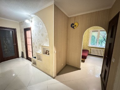 Центр міста, 2 кімнатна квартира