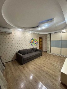 Продаж 2к квартири Руденко 3б