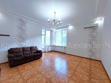 Мукачевский пер. : сдам офис в престижном доме возле парка Шевченко!