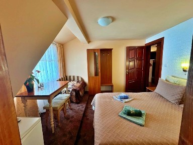 Котедж у Славську | сауна, басейн, мангали, альтанки | до 25 гостей