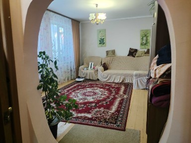 Продам чудовий будинок у смт Великодолинське