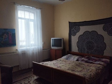 Продам квартиру, м.Дубно площа Незалежності 5