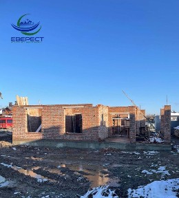 Сучасний будинок 140 м² у затишному районі.