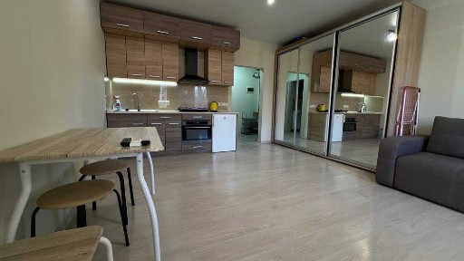 Новобудова з меблями в престижному районі