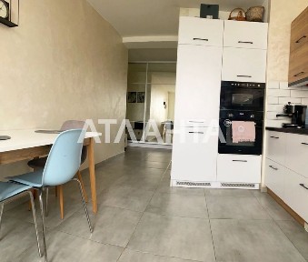 Простора двокімнатна квартира з дизайнерським ремонтом у новобудові