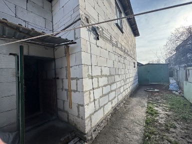 Житло, баня або під офіс (склад). В гаражному коперативі. Автовокзал