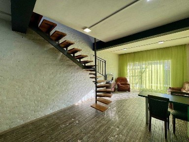 Оренда таунхаусу, Гатне