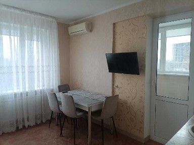 Перша сдача! Двокімнатна з ремонтом! Йорданська 1 !