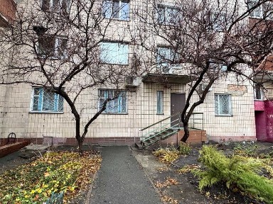 Здам приміщення з окремим входом під офіс, дитячий клуб на Вершигори 9