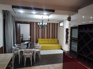 Сдаю 4к квартиру Майдан Конституции