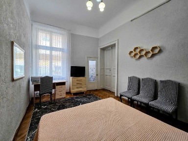 Здам 2-Х кімн. квартиру в ЦЕНТРІ міста вул. ГОЛОВНА (площа Центральна).